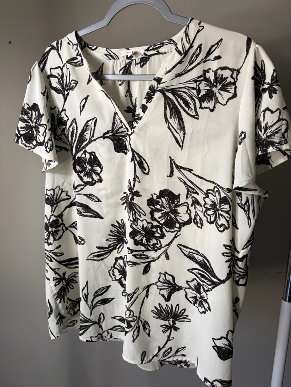 Ivory Floral V-Neck Blouse - Black Sketch Print